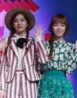 uEFfBAXM(Red Velvet)vʐ^