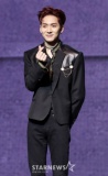 uAron(NU'EST)vʐ^